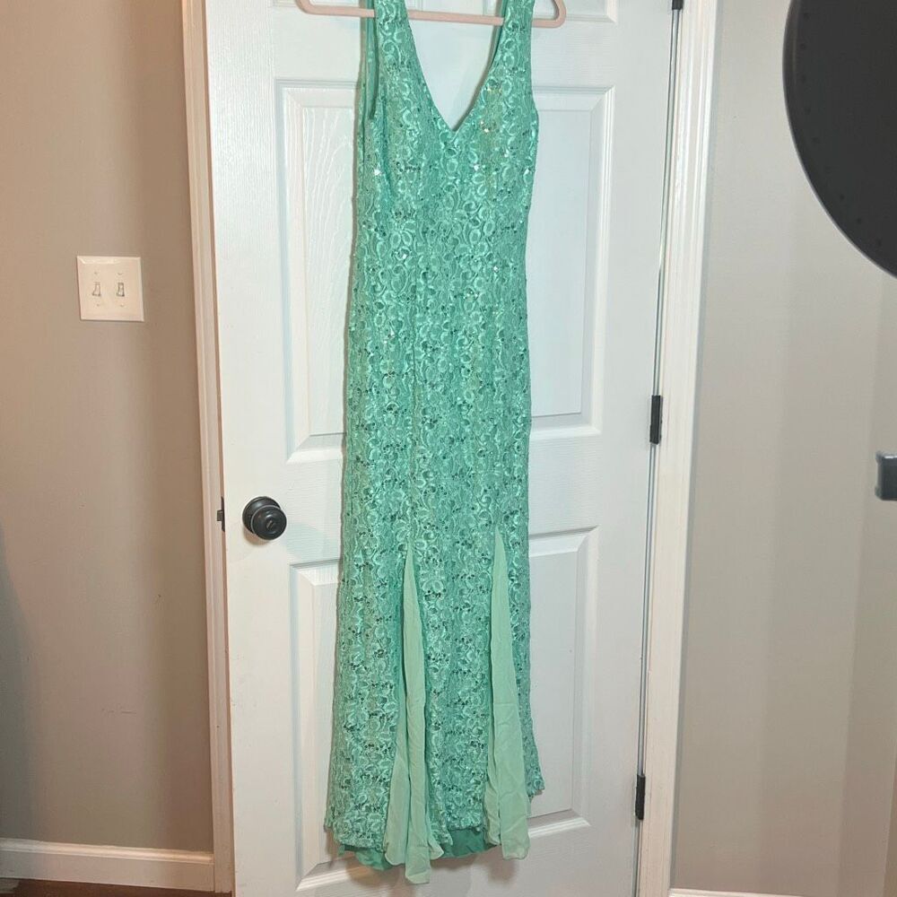 FIESTA. Mint Green Formal Dress Gown Medium